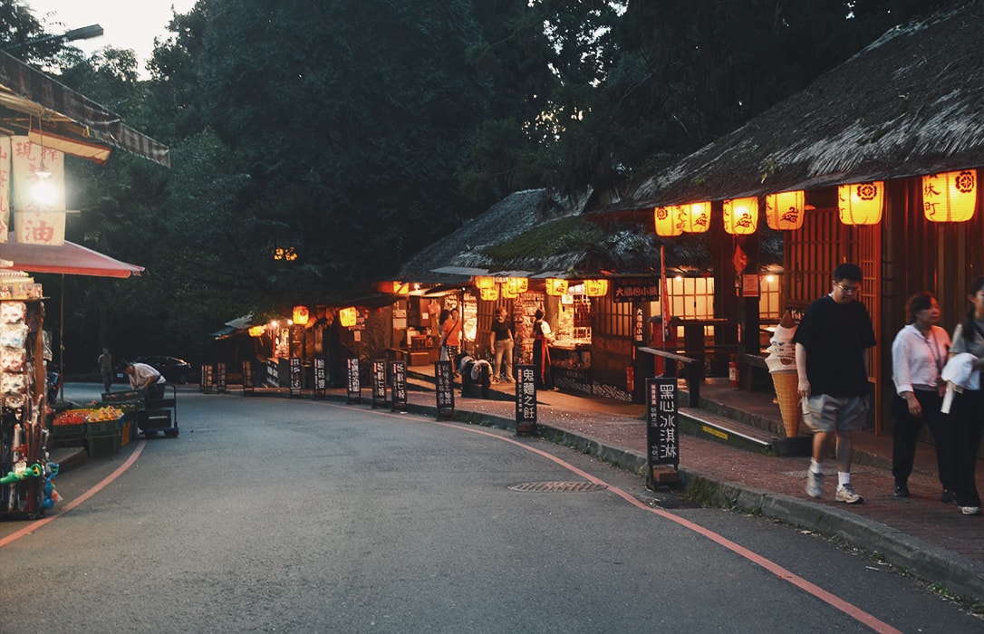 免門票玩溪頭妖怪村|日式商圈、妖怪見面會,人氣咬人貓麵包|妖怪森林松林町 - 第6張圖