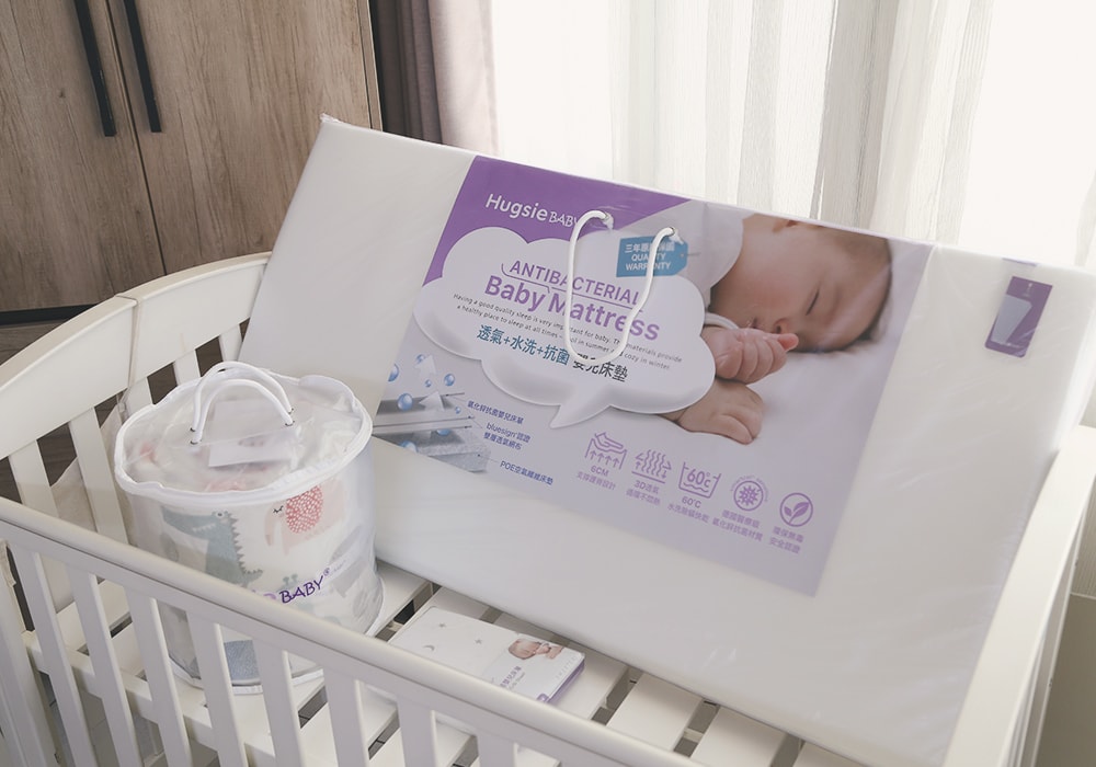 推薦育兒好物,全職媽媽的救星,不是咖啡而是「它」!HugsieBABY透氣水洗抗菌嬰兒床墊,讓寶寶安穩一覺到天亮 - 第52張圖