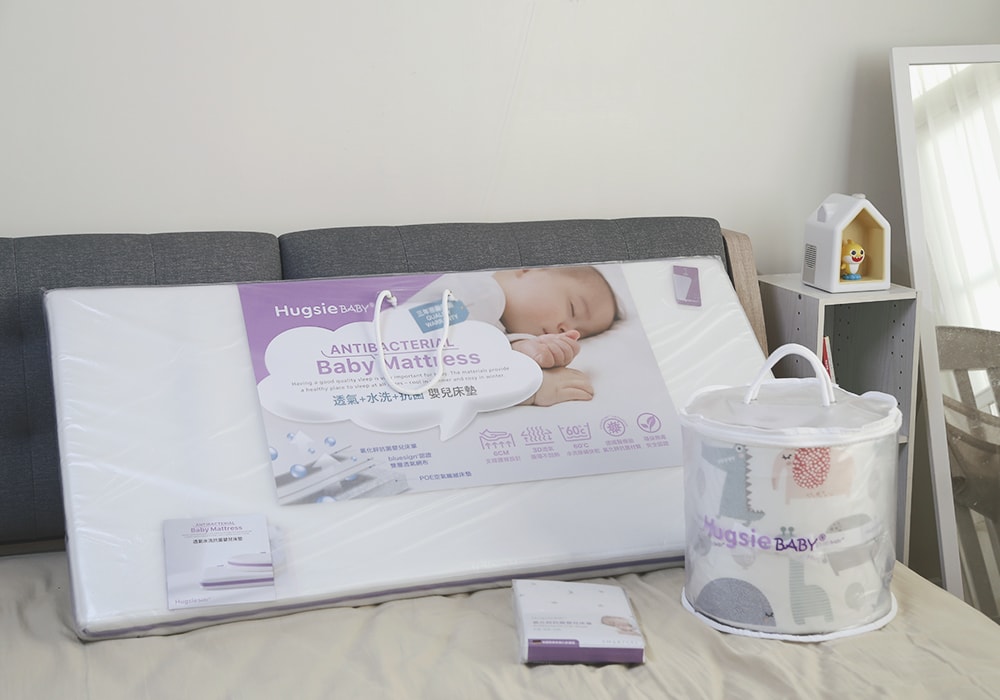 推薦育兒好物,全職媽媽的救星,不是咖啡而是「它」!HugsieBABY透氣水洗抗菌嬰兒床墊,讓寶寶安穩一覺到天亮 - 第2張圖