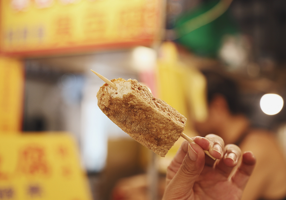 在地人最愛隱藏美食天堂!尚青永康黃昏市場,5間必吃人氣攤位一次收藏!素食河粉、後壁湖生魚片、養生甜湯|免費停車、公廁 - 第40張圖