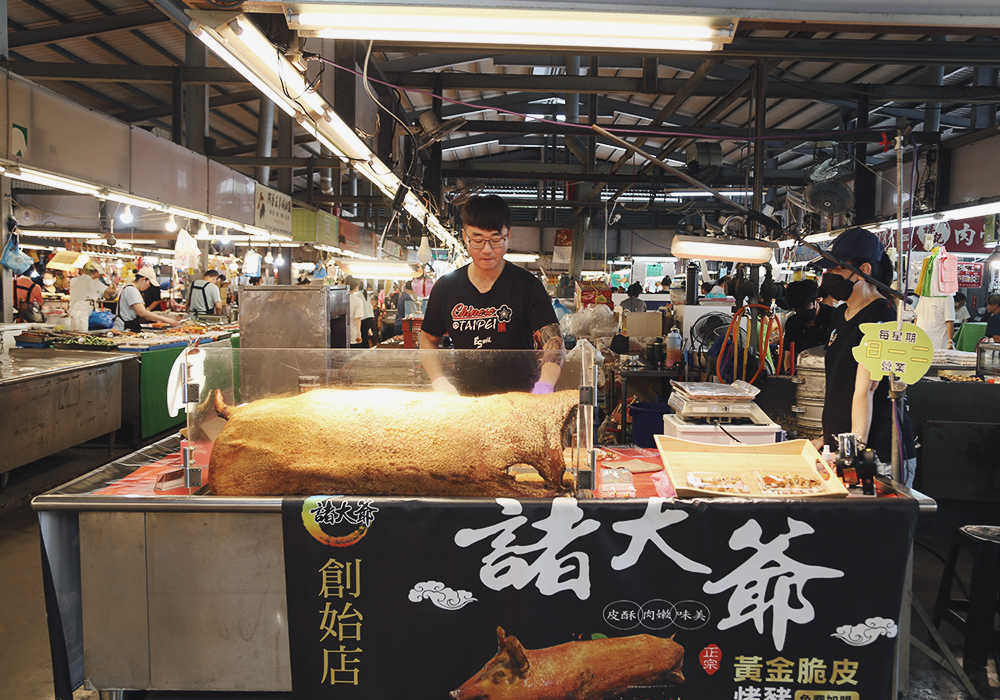 在地人最愛隱藏美食天堂!尚青永康黃昏市場,5間必吃人氣攤位一次收藏!素食河粉、後壁湖生魚片、養生甜湯|免費停車、公廁 - 第48張圖