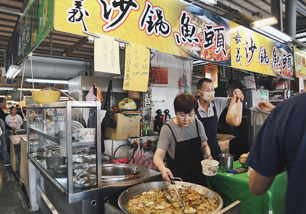 在地人最愛隱藏美食天堂!尚青永康黃昏市場,5間必吃人氣攤位一次收藏!素食河粉、後壁湖生魚片、養生甜湯|免費停車、公廁 - 第46張圖