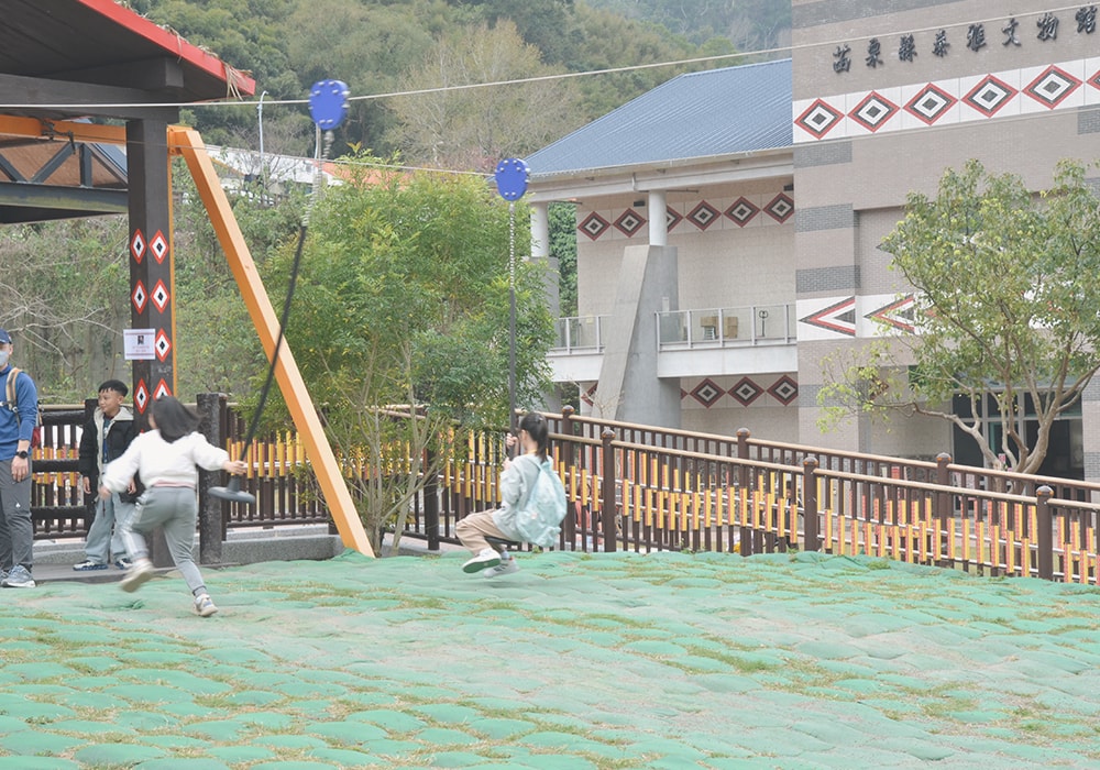 泰安免門票景點，WAKHUL親子公園、泰雅原住民文化產業區｜免費足湯、煮溫泉蛋、特色遊戲區，親子放電首選！