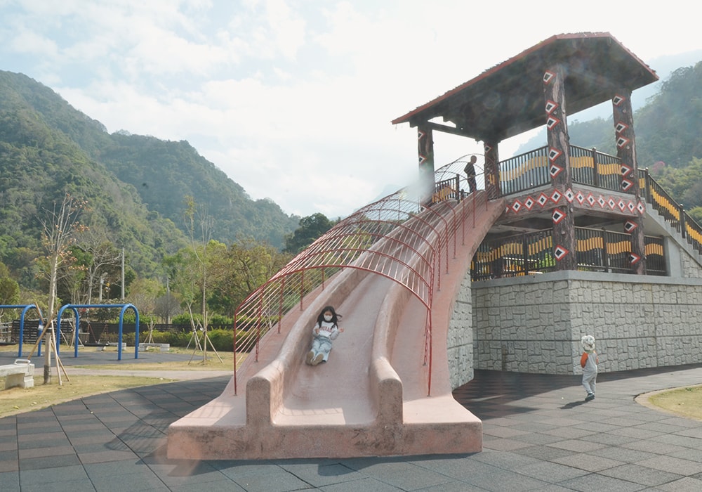 泰安免門票景點，WAKHUL親子公園、泰雅原住民文化產業區｜免費足湯、煮溫泉蛋、特色遊戲區，親子放電首選！